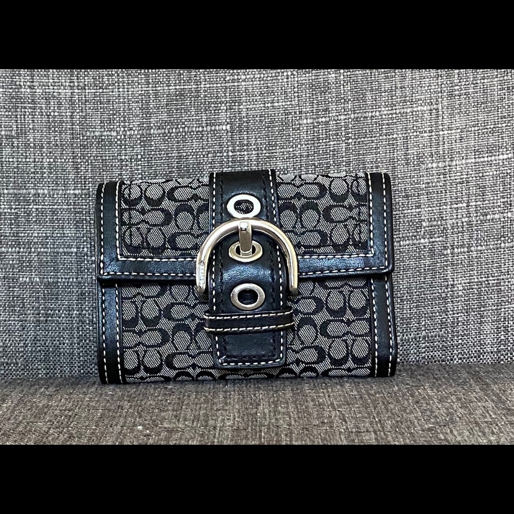 NEW Coach Buckle Wallet